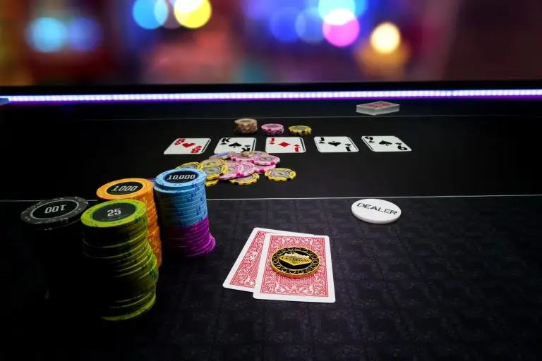 Lucky Taya casino cards